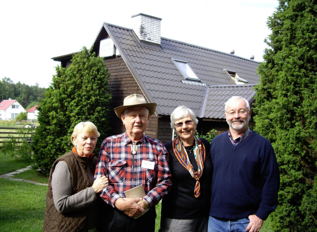 Reet (2nd from right) with EAA at