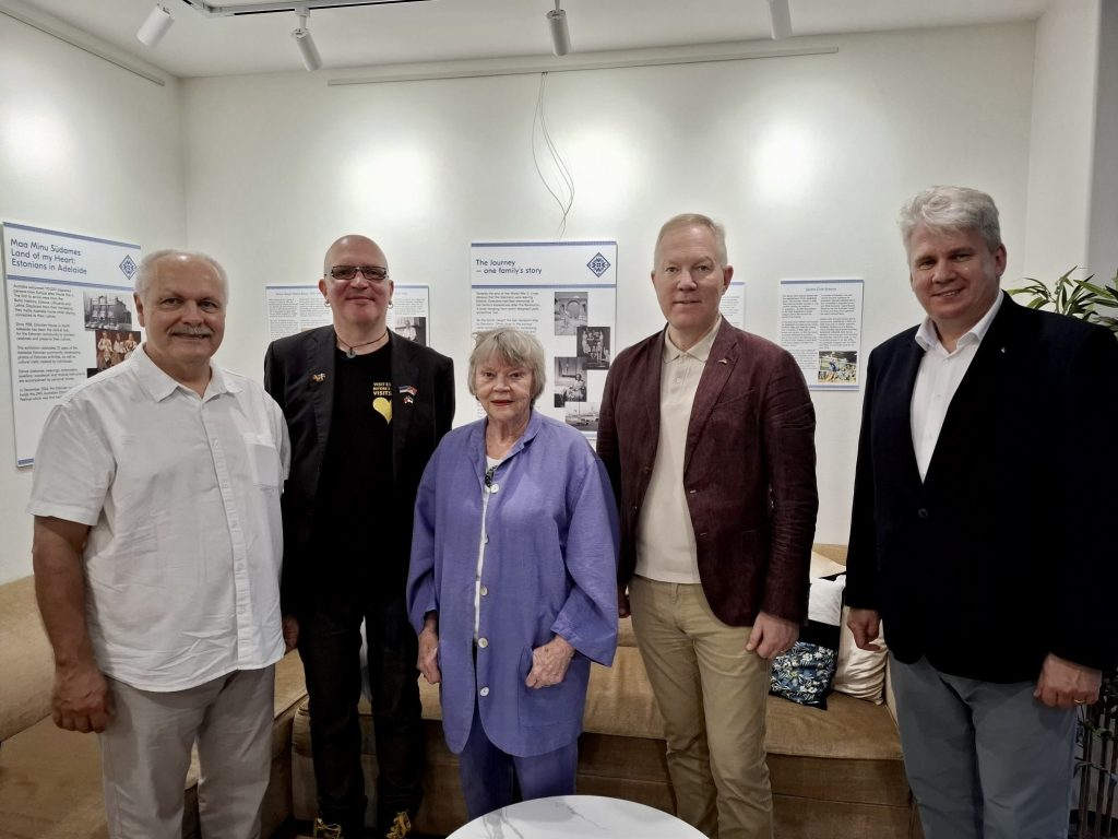 Maie Barrow (centre) with Henn Põlluaas, Juku-Kalle Raid, Marko Mihkelson and the Ambassador, Jaan Reinhold at Estonian House Sydney.